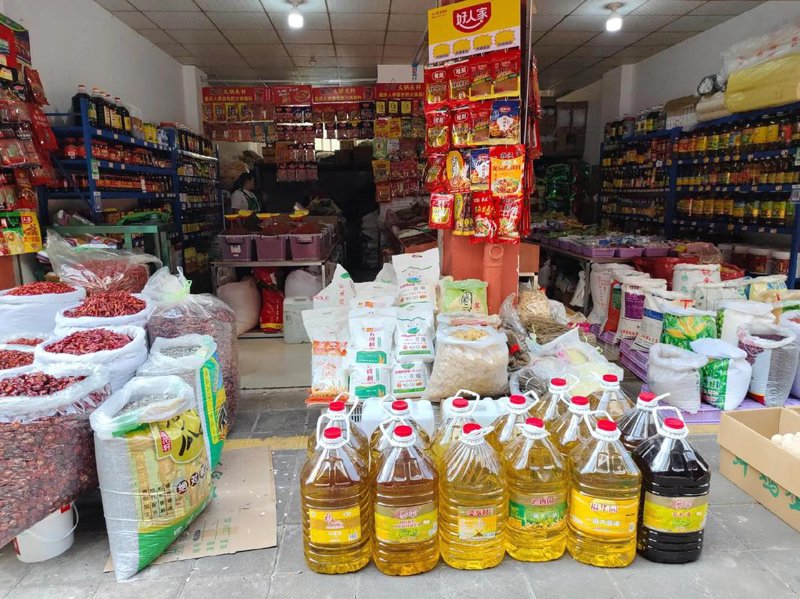 主营,粮油,凋料,干菜批发及零售,电话:1588723021